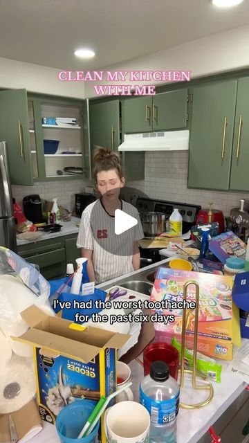 𝗦𝗔𝗧𝗜𝗦𝗙𝗬𝗜𝗡𝗚 𝗖𝗟𝗘𝗔𝗡𝗜𝗡𝗚 on Instagram: "Clean my kitchen with me.. 🚮🧼 (🎥 TT/_amanduhh__) #reels #cleaning #cleaningmotivation #deepclean #cleaningtips" Kitchen Cleaning Videos, Motivation Cleaning Room, How To Clean Fridge, Mr Clean Funny, Cleaning Asmr Videos, Cleaning Videos Satisfying, Clean With Me Videos, Cleaning Motivation Videos, Before And After Cleaning