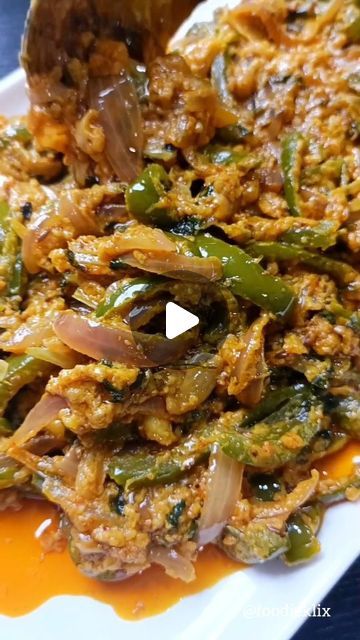 Capsicum Recipes Indian, Ramayan Chaupai, Gujrati Recipe, Capsicum Recipe, Capsicum Recipes, Haldi Powder, Cooking Recipes For Dinner, Ginger Garlic Paste, Mumbai Food