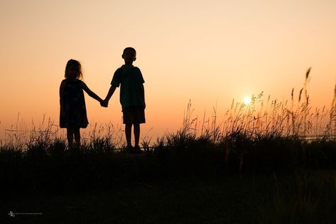 Sister And Brother Pictures Aesthetic, Brother And Sister Aesthetic Photography, 5 Sisters Drawing, Sibling Aesthetic Brother And Sister, Sister And Brother Pictures, Brother Sister Photos Aesthetic, Brother And Sister Photoshoot, Brother Sister Aesthetic, Siblings Aesthetic Brother And Sister