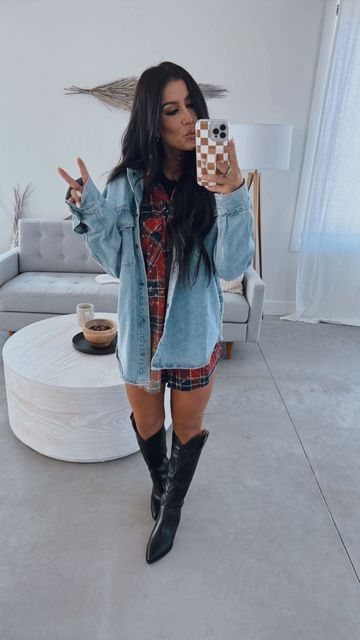 Chelsea Houska Fashion, Leopard Skirt Cowboy Boots, Cute Western Casual Outfits, Fall Western Boot Outfit, Dive Bar Outfit Summer, Tall Black Western Boots Outfit, Sight Seeing Outfit Fall, Edgy Cowgirl Outfits, Chelsea Deboer Hair