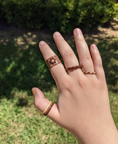 Ceramic Rings Jewellery, Brown Clay Ideas, Handmade Rings Clay, Air Dry Clay Rings, Clay Ring Ideas, Chunky Clay Rings, Clay Rings Aesthetic, Rings Chunky, Diy Clay Rings