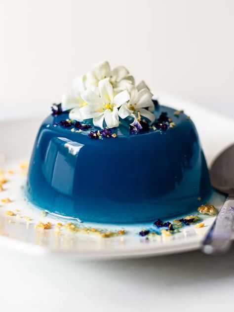 Butterfly Pea Jelly Recipe | Foodaciously Butterfly Pea Flowers, Flower Jelly, Lavender Ice Cream, Jelly Desserts, Jelly Recipe, Gelatin Dessert, Make Ahead Desserts, Jelly Cake, Butterfly Pea Flower