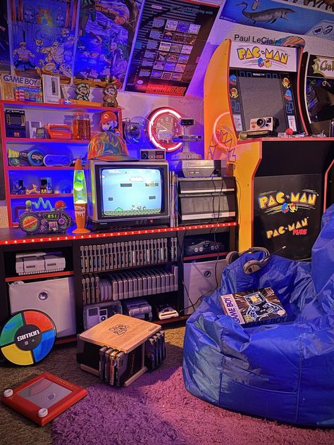 80s Gaming Room, Arcade Aesthetic Room, 80s Themed Bedroom, Retro Room Ideas 1980s, 80s Themed Room, Aesthetic Gaming Room, 80’s Room, 90’s Room, Gaming Setup Aesthetic