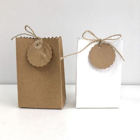 Food Wedding Favors, Gift Wrap Storage, Cookie Wedding Favors, Gift Bags Diy, Candy Wedding Favors, Diy Projektit, Candy Packaging, Gift Wrap Box, Organization Gifts