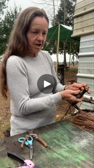 How to make a pine straw broom 💕 | By The Grapevine LadyFacebook Making Witches Brooms, How To Make A Besom, Making Brooms, Handmade Brushes, Wooden Broom, Handmade Broom, Straw Broom, Flower Projects, Witches Broom