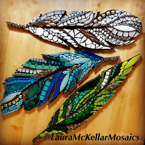 Mosaic Leaf Designs, Mosaic Feathers Design, Feather Mosaic, Mosaic Feathers, Mosaic Art Supplies, Mosaic Tiles Crafts, Mosaic Texture, Mosaic Furniture, Mosaic Inlay