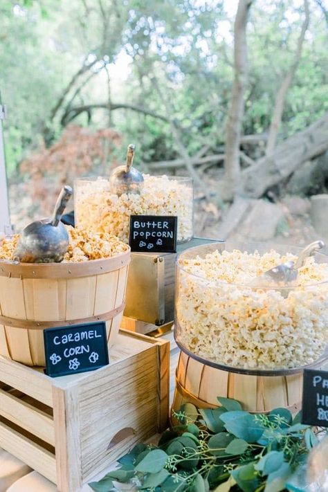 15 Cute Wedding Popcorn Bar Ideas + How To Set Them Up Autumn Wedding Food, Laid Back Wedding, Reception Food, Bbq Wedding, Popcorn Bar, Wedding Buffet, Picnic Wedding, בר מצווה, Minnesota Wedding