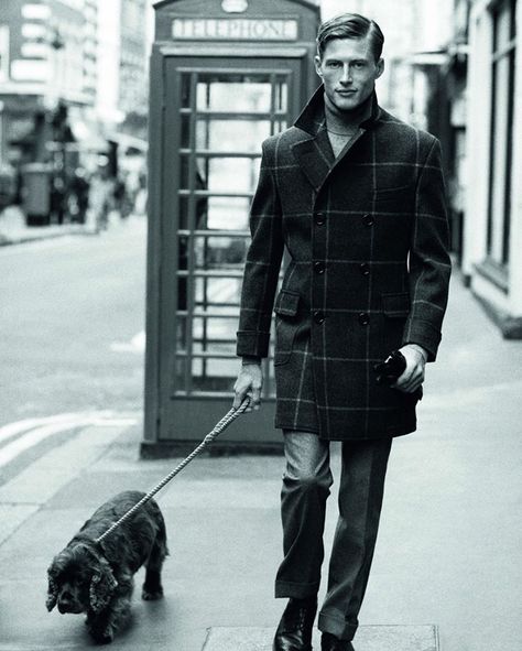 A dashing gentleman in London, courtesy of #HackettArchives. This season, get a glimpse at our history with our best shots throughout the… Preppy Mens Fashion, Preppy Men, Mens Life, Fallen London, Hackett London, Mens Fashion Classic, Stylish Boys, Mens Clothes, Menswear Inspired