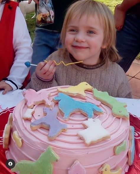 Billie baby Billie Eilish Birthday, Happy Late Birthday, Billie Eilish Vídeos, Happy 21st Birthday, Tv Girls, Its My Birthday, Baby Birthday, Future Kids, Baby Pictures