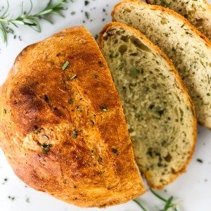 No Knead Rosemary And Olive Oil Bread - Fetty's Food Blog Dutch Oven Breads, Rosemary Olive Oil Bread, Rosemary Olive Oil, Olive Oil Bread, Rosemary Bread, Oven Bread, Dutch Oven Bread, Knead Bread Recipe, Artisan Breads