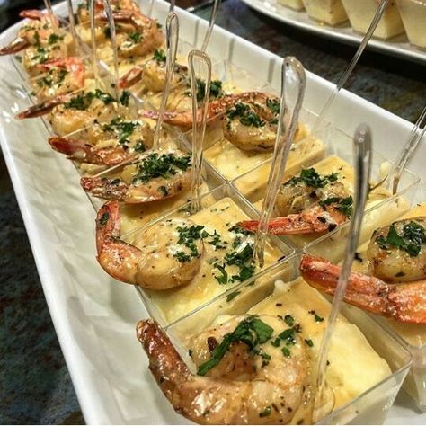 Mini Shrimp & Grits Mini Shrimp And Grits, Shrimp And Grits Brunch Ideas, Shrimp Display Ideas Appetizers, Seafood Brunch, Shrimp And Grit Appetizers, Shrimp And Grits Cups, Shrimp And Grits Bar, Shrimp And Grits In A Cup, Mini Shrimp And Grits Appetizer