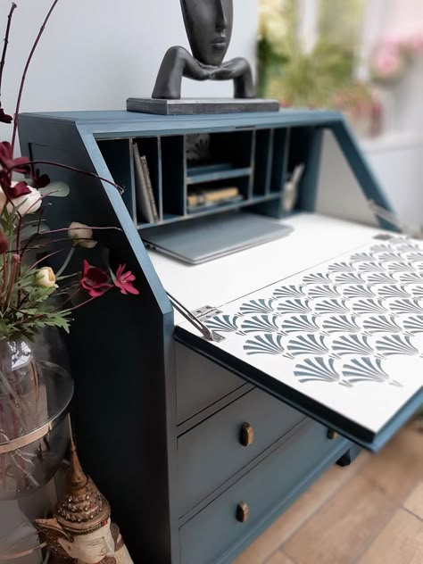 Vintage Art Deco Bureau Writing Desk Upcycled & Painted – Furniture Upcycling Workshops Bureau Upcycle, Vintage Writing Desk, Writing Bureau, Working Office, Upcycle Furniture, Upcycled Furniture Diy, Retro Interior Design, Upcycling Furniture, Furniture Upcycling