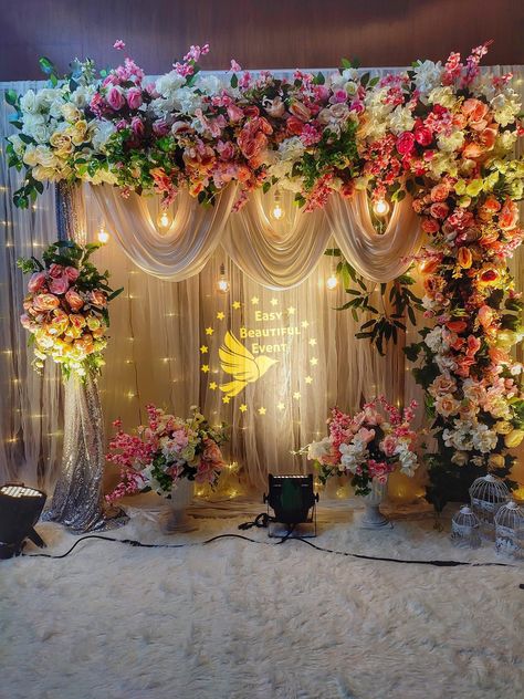 Quince Theme Ideas, Enchanted Forest Theme Party, Comfy Room Ideas, Forest Theme Party, Quinceanera Theme, Quince Decor, Nikah Decor, Enchanted Forest Theme, Quinceanera Planning