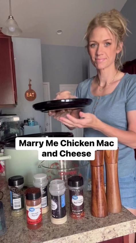 Marry Me Chicken Mac And Cheese Crockpot, Marry Me Chicken Mac And Cheese, Munchies Meals, Mac N Cheese Crockpot, Campfire Foods, Holiday Party Treats, Chicken Mac And Cheese, Baked Pesto Chicken, Meatball Casserole