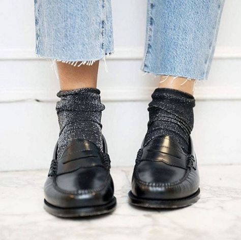 Loafers With Socks Women, Penny Loafers For Women Outfits, Mocassin Outfit, Penny Loafers Outfit, Loafers For Women Outfit, Loafer Outfits, Loafers And Socks, Loafers With Socks, Loafers Outfit