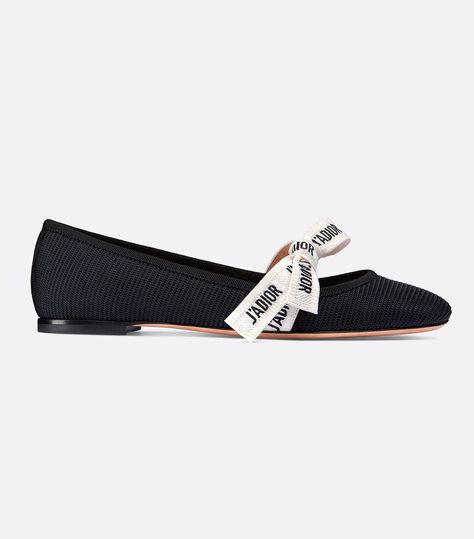 11 Pairs of Flats French Girls Are Buying Right Now | Who What Wear French Girls, Ballet Pumps, Shoes Collection, Dior Shoes, Womens Wedges, Didi, Casual Sandals, Womens High Heels, Ballerinas