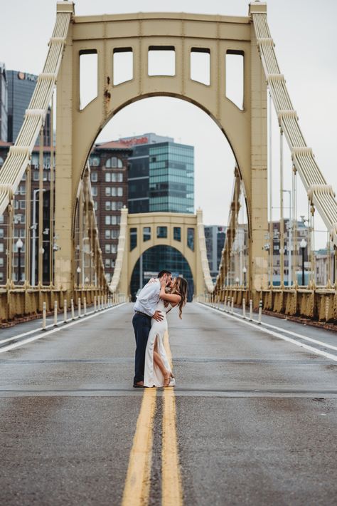 Engagement Photos On Bridge, Engagement Photos Bridge, December Couple, Apocalypse Wedding, Pittsburgh Elopement, Pittsburgh Engagement Photos, City Engagement Pictures, Birthday Pose, Prenup Shoot