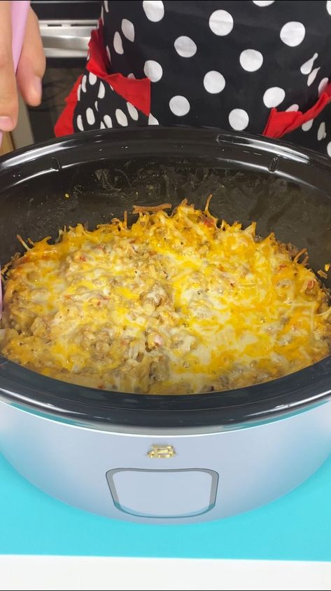 Crockpot dinner is so good | slow cooker, taco, dinner, casserole | Crockpot dinner is so good Kyra makes a taco hashbrown casserole in a slow cooker. | By Kiera & Ryan & Danny & Justine Hashbrown Taco Casserole, Taco Hashbrown Casserole, Crockpot Favorites, Church Recipes, Slow Cooker Taco, Casserole Crockpot, Hamburger Dishes, Taco Dinner, Hashbrown Casserole