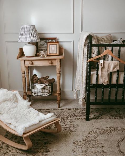 Earthy Modern Nursery, Green Vintage Nursery, Cozy Nursery Ideas, Traditional Nursery Decor, Gender Neutral Nurseries, Vintage Inspired Nursery, Neutral Nurseries, Cottage Nursery, Gender Neutral Baby Nursery