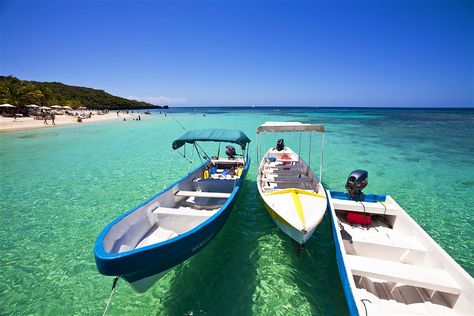 Honduras’ Bay Islands: a laid-back, uncrowded Caribbean paradise Virtual Vacation, Water Scenery, Mahogany Bay, Roatan Honduras, Cruise Europe, Bay Boats, Western Caribbean, Cruise Excursions, West Bay