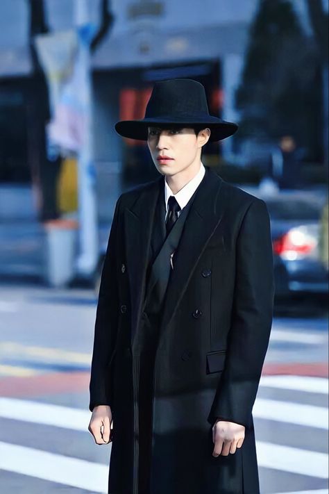 Grim Reaper Goblin, Lee Dong Wook Goblin, Goblin Wallpaper, Lee Dong Wook Wallpaper, Goblin Korean Drama, Goblin Kdrama, Dong Woo, Kim Go Eun, Dong Wook