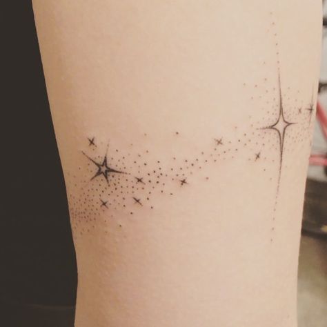 emma 🥀 on Instagram: “✨✨✨sparkle armband for vanessa, who gave me total idea freedom! thanks for comin back dude! ✨✨✨ . . . . . . . #tattoo #stickandpoke…” Star Dust Tattoo, Starry Tattoo, Arm Tattoos Stars, Twinkle Tattoo Stars, Stargazing Tattoo, Stardust Tattoo, Pretty Insects, Sparkle Tattoo, Tattoo Sleeve Filler