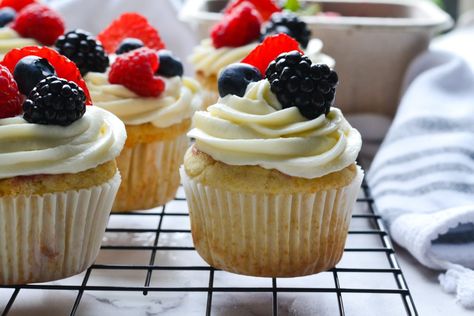 Chantilly Cupcakes, Berry Cupcake Recipes, Chantilly Cake Recipe, Berry Chantilly Cake, Raspberry Glaze, Angel Food Cupcakes, Moist Vanilla Cupcakes, Berry Cupcakes, Food Cupcakes