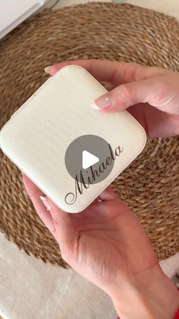 time.for.a.wedding on Instagram: "An awesome custom bridal gift idea 🤩 for all the brides who are looking for a way to keep their bridal jewelry well organized, especially if you have to travel ❤️ this could be a great way to do it in style

What do you think? Do you like how it turned out?

Ps. If you would like to get such a custom jewelry case, there will be a link to them in my bio 🤩

#bridalgift #giftforbride #bridaljewellery #bridalaccessories #bridaljewellerybox #jewelrybox #traveljewelry #traveljewelrycase #customcase #custom #personalised #diy #bridetobe #weddingideas #bridalinspiration #weddingstyle #bridetobe2024" Bride To Be Gifts, Travel Jewelry Case, Bridal Gift, Custom Bridal, Bridal Inspiration, Travel Jewelry, Custom Case, Jewelry Case, Bridal Gifts