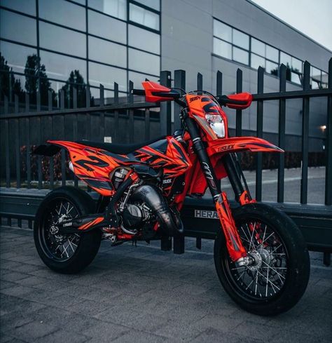 Moto Cross Ktm, Custom Dirt Bike, Ktm Dirt Bikes, Ktm Supermoto, Ktm Motocross, Motocross Love, Cool Dirt Bikes, Image Moto, Мотоциклы Cafe Racers