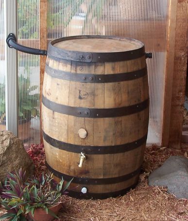 Landscape Trellis, Rain Barrel Stand, Rain Barrel System, Landscaping Quotes, Wood Bees, Rain Barrels, Backyard Garden Landscape, Barrel Furniture, Water Collection