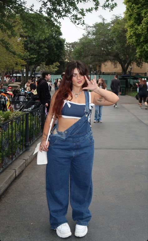 End Of Summer Outfits Midsize, Cute Concert Outfits For Plus Size, Sporty Date Outfit Summer, Midsize Summer Street Style, Tube Top Big Chest Outfit, Plus Size Nyc Outfits Summer, Childish Outfits For Women, Alternative Summer Outfits Midsize, Plus Size Summer Aesthetic