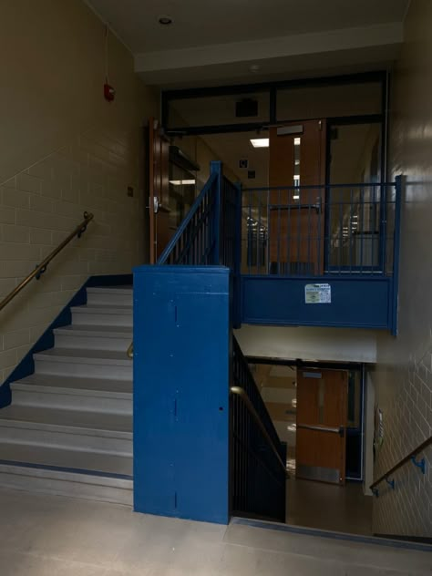 Abandoned High School, American High School Exterior, High School Design Architecture, School Building Design Exterior, School Exterior, Alternative School, Vintage High School, School Nostalgia, School Bus Graveyard