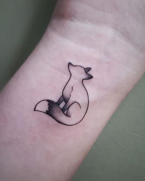 Swedish Tattoo, Small Fox Tattoo, Book Inspired Tattoos, One Line Tattoo, Back Of Arm Tattoo, Native Tattoos, Art Fox, Deer Tattoo, Paw Tattoo