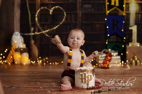 The Chosen One First Birthday Photoshoot, Harry Potter One Year Photo Shoot, Harry Potter First Birthday Photo Shoot, Harry Potter Cake Smash First Birthdays, Harry Potter Birthday Photoshoot, Harry Potter First Birthday Cake, Harry Potter Chosen One Birthday, Harry Potter One Year Birthday, Harry Potter Smash Cake