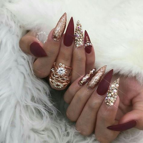 ✨Like what you see? Follow @itzjusniks for more bomb pins✔️✨ Ongles Bling Bling, Nails 2018, Golden Nails, Burgundy Nails, Super Nails, Prom Nails, Bling Nails, Nail Polishes, Gold Nails