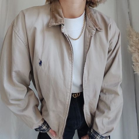 Beige Windbreaker, Windbreaker Women, Womens Windbreaker, Simple Trendy Outfits, Winter Looks, Unisex Fashion, Trendy Outfits, Style Me, Vintage Outfits