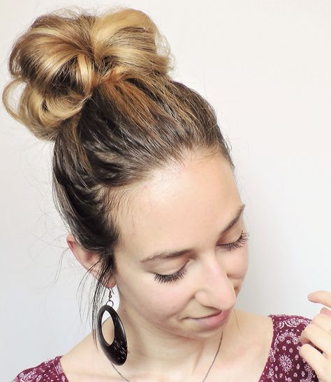 Chignon Alto Spettinato || High Messy Bun || Silvia Viscardi High Messy Bun, Messy High Bun, Messy Bun, Cute Hairstyles, Hairstyles, Hair Styles, Hair, Chignons