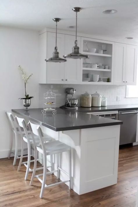 Kitchen Tour: Josh & Maria’s Pristine Renovation | Kitchn Small L Shaped Kitchens, Countertops Diy, Model Dapur, Gray And White Kitchen, Kabinet Dapur, Kitchen Cabinets Decor, U Shaped Kitchen, New Kitchen Cabinets, Kitchen Designs Layout