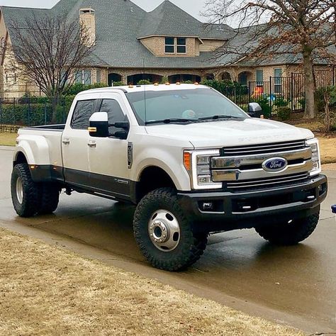 #Leveledon37s @t.barnhart551 @procompusa #liftedf350 #procomp #ford #f350 #dually #f350lifted #stocklife #2018ford #leveled @alumiduty… Ford F350 Super Duty Dually, Ford Dually, F350 Dually, Ford Crew Cab, Diesel Pickup Trucks, Dodge Diesel Trucks, Big Ford Trucks, Diesel Trucks Ford, Dodge Diesel