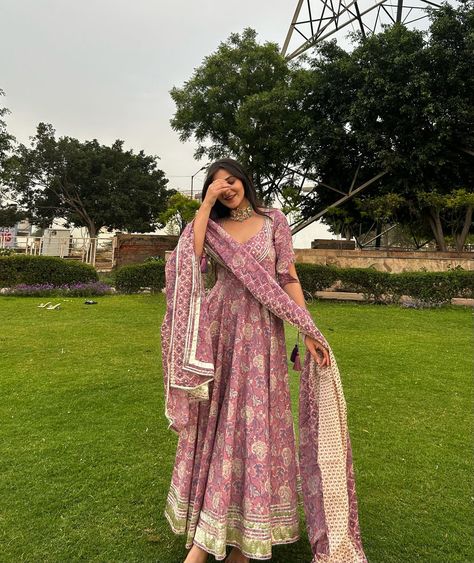 Must have ethnic wear for this summer season. @that.review.addict looks stunning in our bestseller suit set💕 Visit our website, pick out your favourites and Shop Now🛍️ www.sajilo.co Fabric: Cotton #sajilo_official #festivewear #ethnicdress #festivecollection #sale #festivesale #suitset #festivelaunch #newarrival #reels #weddingoutfit #weddingwear #viralreel #trending #tredningreel #suitset #anarkalisuits #womenswear #wedding2024 #cottonsuits #kurtasets #fashionblogger Suit Poses Ideas, Suit For Indian Wedding, Ethnic Dresses Indian, Ethnic Co Ord Sets, Desi Outfit Ideas, Desi Suits, Desi Look, Indian Fits, Suit Indian