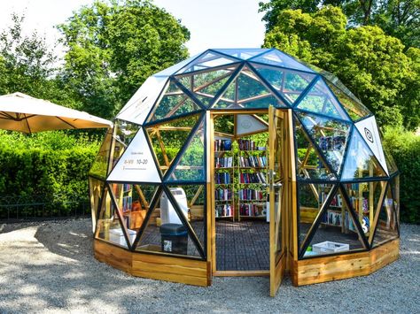 Geodesic Dome Greenhouse, Greenhouse Construction, Octagon House, Solar Greenhouse, Backyard Structures, Dome Greenhouse, Geodesic Domes, Dome Building, Geodesic Dome Homes