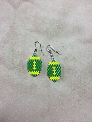 Easy Brick Stitch Earrings, Football Beaded Earrings, Beaded Bee Earrings, Beading Patterns Earrings, Brick Stitch Earrings Tutorial, Bead Earrings Patterns, Seed Bead Earrings Patterns, Beaded Earring Patterns, Brick Stitch Pattern Earring