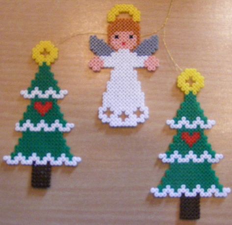 Christmas trees and angel | Flickr - Photo Sharing! Hama Beads Christmas, Jul Diy, Christmas Perler Beads, Hamma Beads Ideas, Melty Bead Patterns, Pearl Beads Pattern, Hama Beads Design, Diy Perler Bead Crafts, Perler Crafts