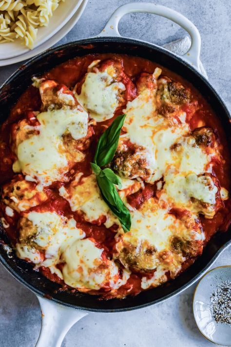 Skillet Chicken Parmesan is a family favorite when it comes to Italian comfort food. Serve this homemade chicken parm recipe on any occasion! #cookiesandcups #chicken #chickenparmesan #chickenparm #Italianfood Chicken Parm Recipes, Skillet Chicken Parmesan, Chicken Parmesan Meatballs, Baked Meatballs, Parmesan Meatballs, Italian Comfort Food, Chicken Parmigiana, Easy Chicken Dinner Recipes, Cook Chicken