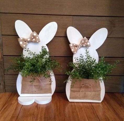 Spring Dollar Store Crafts, Tre Kunst, Easter Wood Crafts, Easter Craft Decorations, Spring Easter Crafts, Easter Bunny Crafts, Easter Projects, Easter Decorations Christian, Easter Decorations Outdoor