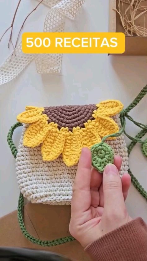 Textured Crochet Clutch: Mention unique textures like cable stitches or puff stitches. Sunflower Bag Crochet Pattern Free, Sunflower Granny Square Pattern Free, 100 Crochet Stitches, Scrap Yarn Crochet, Crocheted Bags, Patterns Simple, Aesthetic Cozy, Crochet Bag Pattern Free, Crochet Pouch