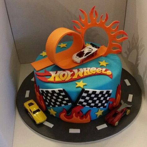 1000+ ideas about Hot Wheels Cake on Pinterest | Hot Wheels ... Wheels Cake, Bolo Hot Wheels, Hot Wheels Cake, Wheel Cake, Hotwheels Birthday Party, Festa Hot Wheels, Hot Wheels Party, Hot Wheels Birthday, Race Car Birthday Party