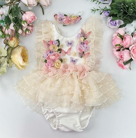 This super sweet 9-12 month romper with matching headband is ready to ship! It’s adorned with silk flowers and chiffon butterflies, perfect for summer butterflies 🦋 🌸 $88 shipped within the US - Please post or DM your email to purchase, payment is due promptly upon receiving invoice Halo Headband, Tulle Tutu, Handmade Headbands, Matching Headband, 12 Months, Romper Dress, Super Sweet, Floral Crown, Maternity Photographer