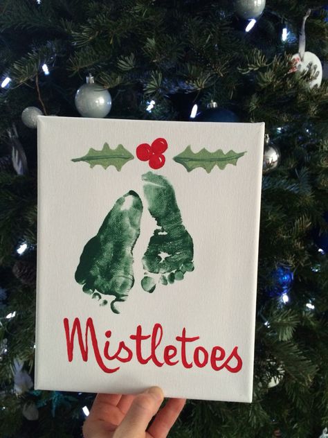 Christmas Gifts Made By Kids On Canvas, Toddler Footprint Art, Mistletoes Footprint, Footprint Art Baby, Mistletoes Footprint Craft, Christmas Footprint Crafts, Mistletoe Footprint, Baby Christmas Crafts, Baby Footprint Art