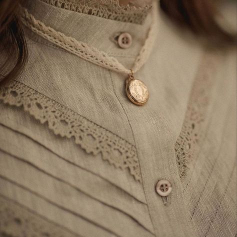 Vintage Sewing Aesthetic, 1900s Fashion Aesthetic, Historical Fashion Aesthetic, Edwardian Aesthetic, Victorian Collar, Old Fashion Dresses, Dress Design Patterns, Edwardian Fashion, Moda Vintage